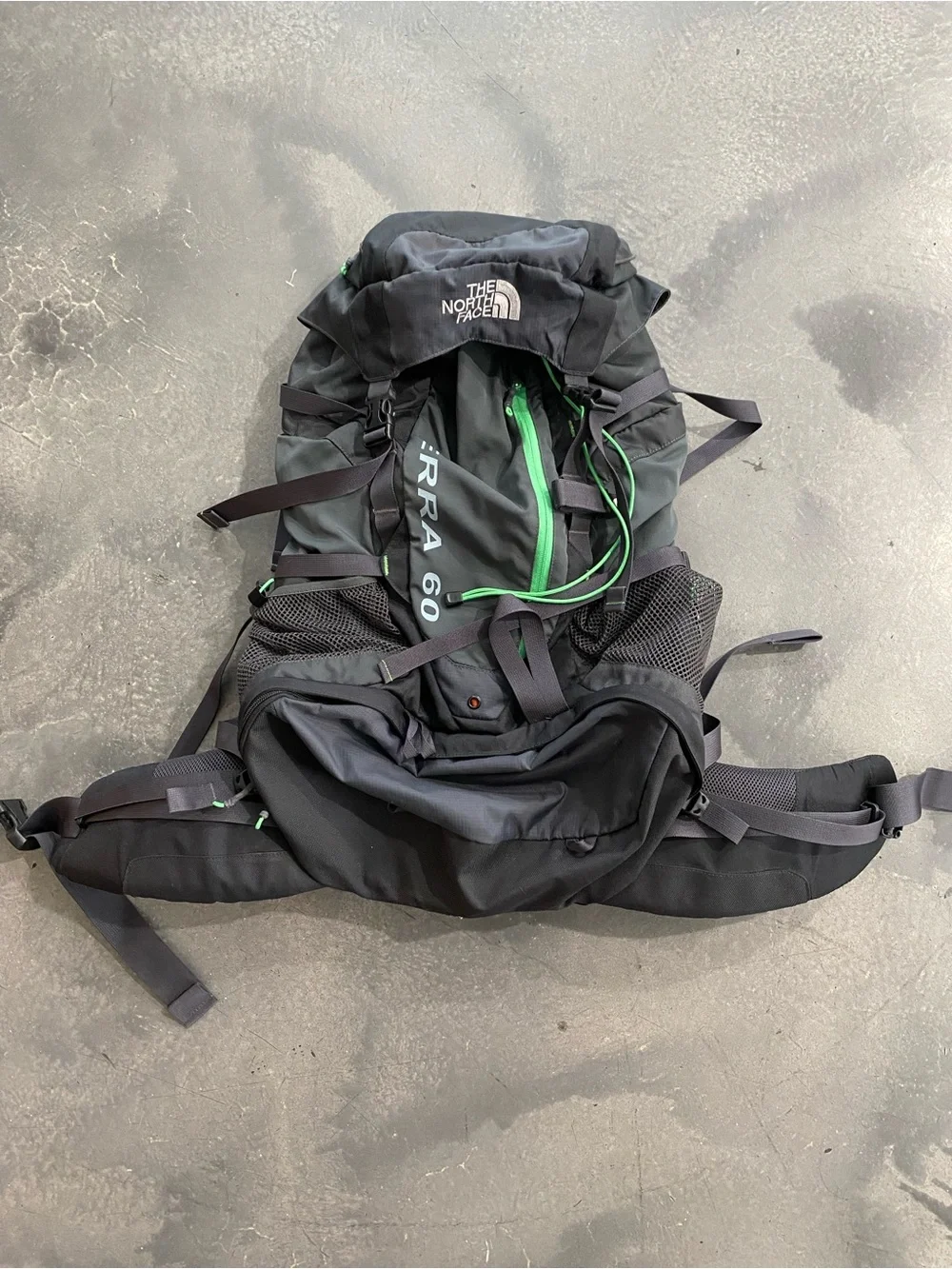 north face backpack s18nf00chh9 The Women's Recon Everyday Backpack, Blk/Blk-NPF, OSFA | Commuter Travel Bag, 18